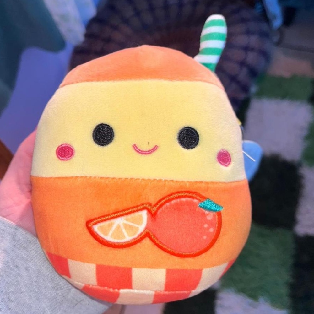 ORANGE JUICE SCENTED SQUISHMALLOW
